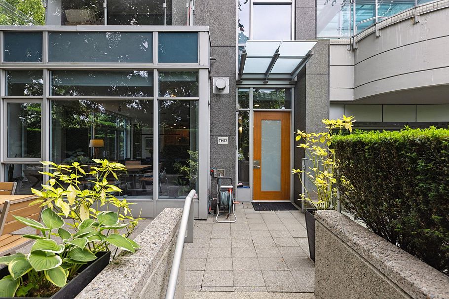 TH12 1233 W Cordova Street Vancouver, BC - 1