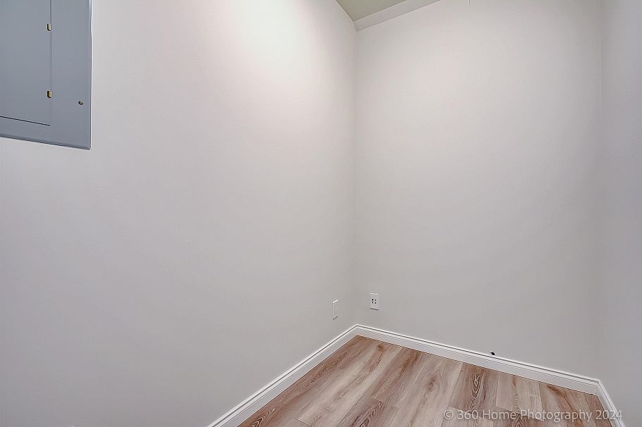 303 1211 Melville Street Vancouver, BC - 18