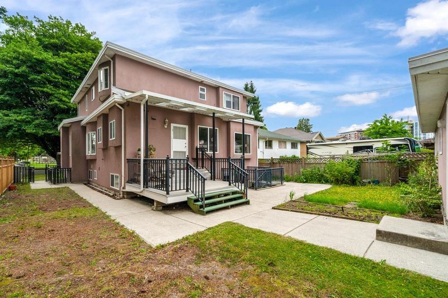 5396 Rhodes Street Vancouver, BC - 26