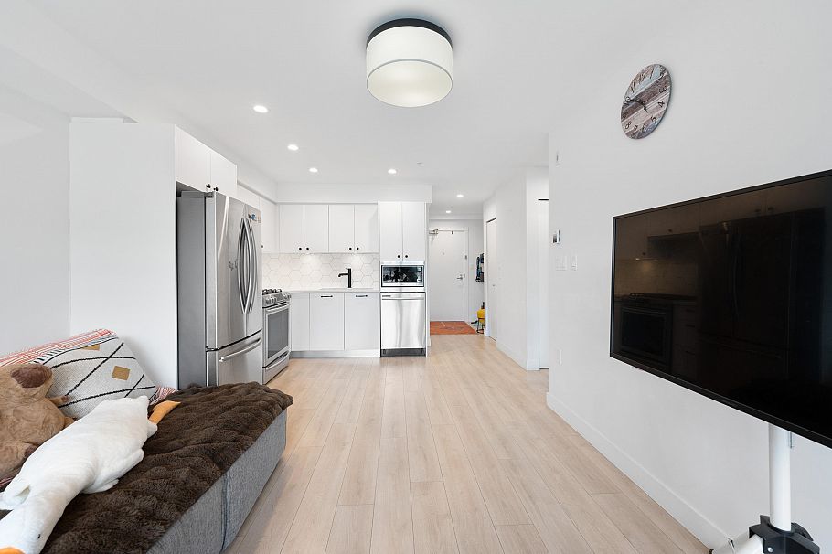 309 1519 Crown Street North Vancouver, BC - 6