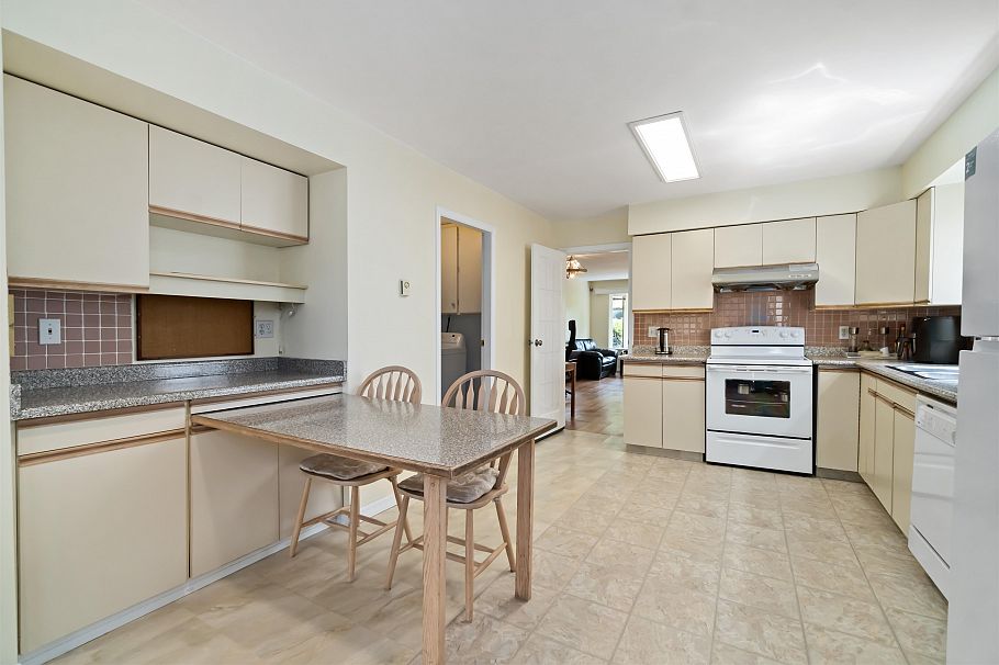 8489 French Street Vancouver, BC - 20