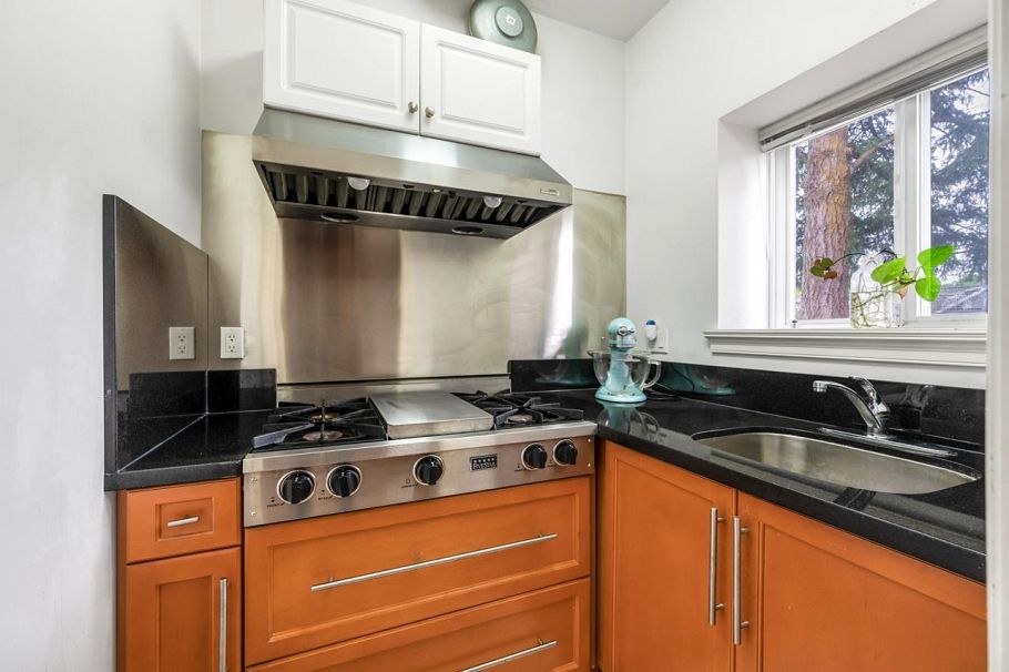 5396 Rhodes Street Vancouver, BC - 12