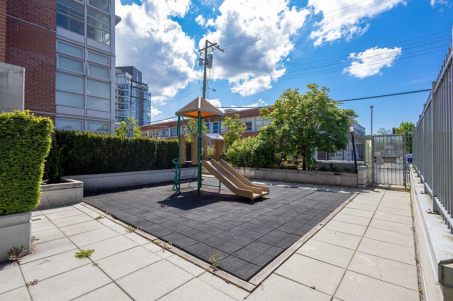 611 298 E 11th Avenue Vancouver, BC - 19