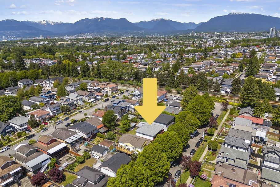 4867 Chatham Street Vancouver, BC - 2