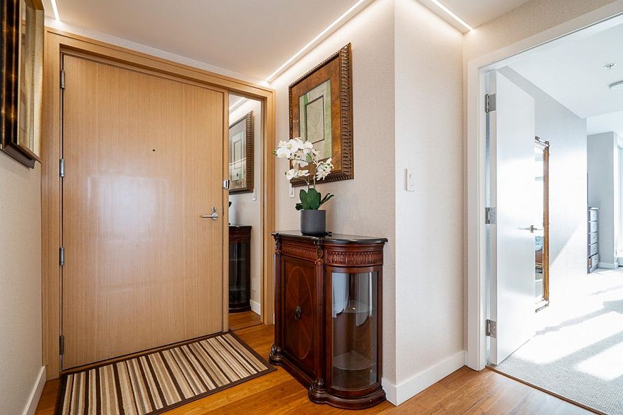 4906 777 Richards Street Vancouver, BC - 4