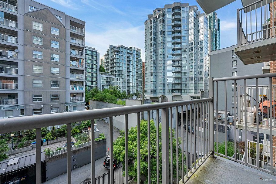 406 1249 Granville Street Vancouver, BC - 10