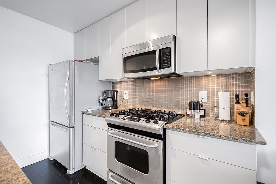 611 298 E 11th Avenue Vancouver, BC - 13