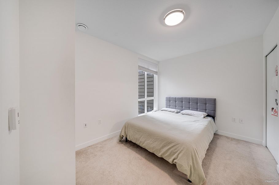 207 128 E 8th Street North Vancouver, BC - 21