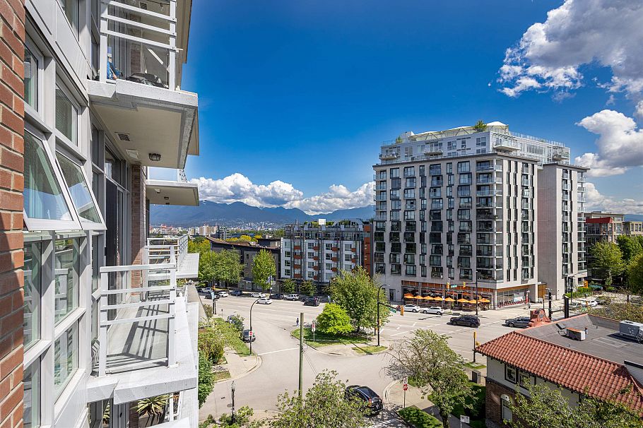 611 298 E 11th Avenue Vancouver, BC - 16