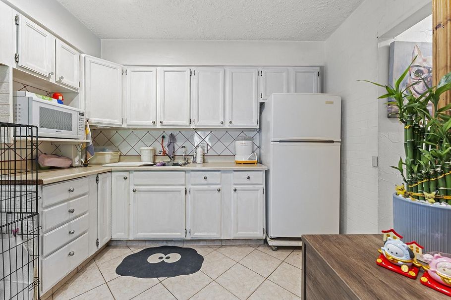 4867 Chatham Street Vancouver, BC - 5