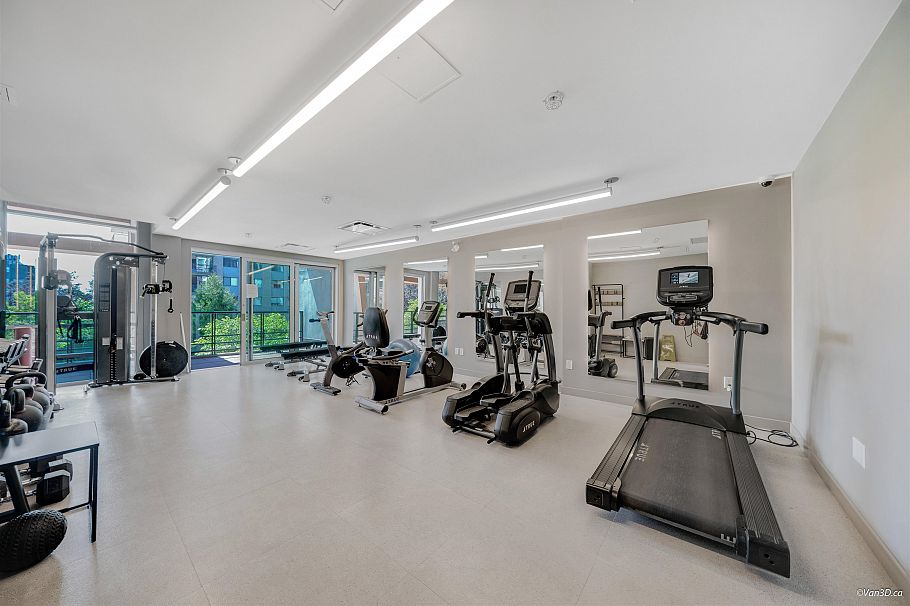 207 128 E 8th Street North Vancouver, BC - 3