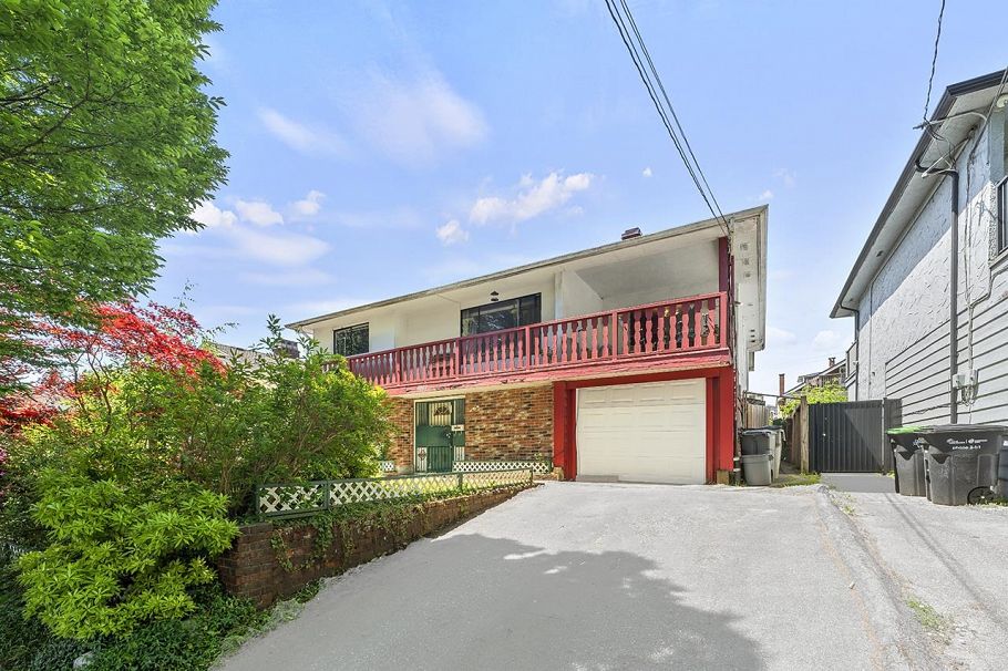 4867 Chatham Street Vancouver, BC - 1