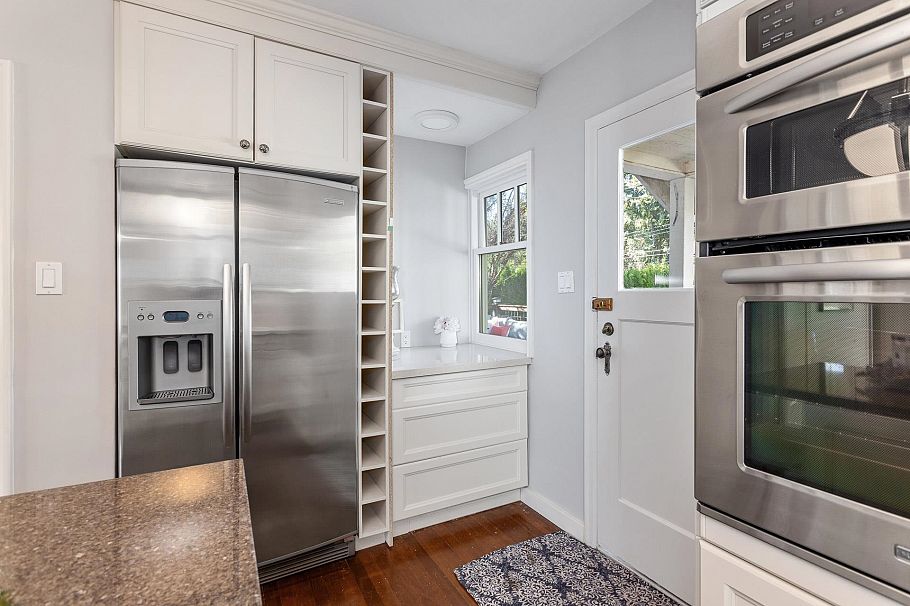 4671 13th Avenue Vancouver, BC - 9