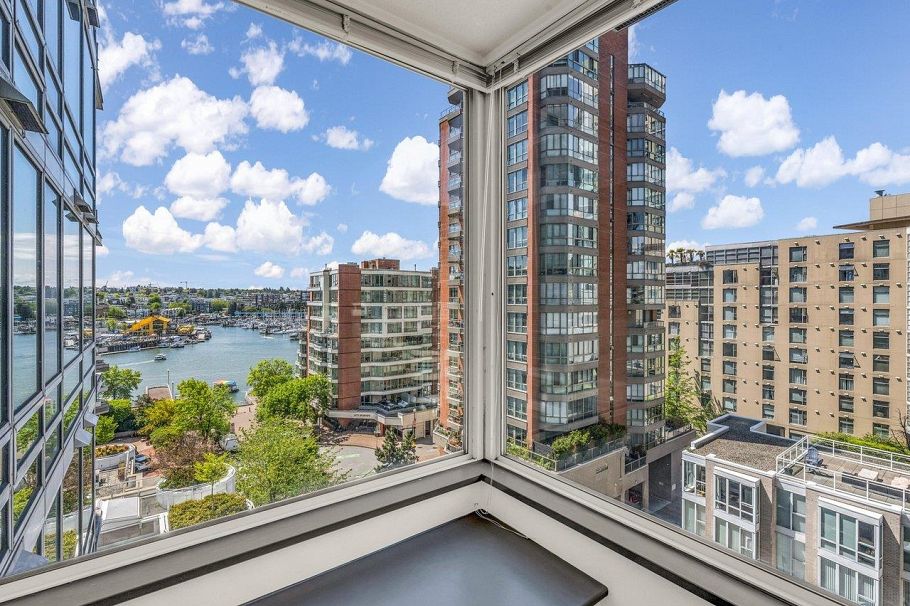 910 1500 Hornby Street Vancouver, BC - 2