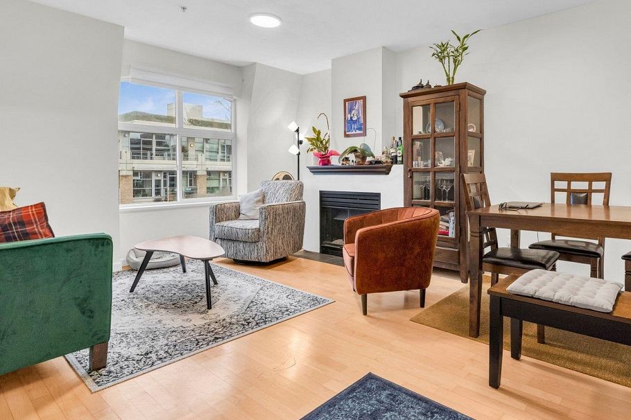 102 3349 Dunbar Street Vancouver, BC - 4