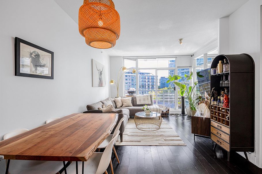 611 298 E 11th Avenue Vancouver, BC - 5