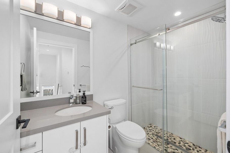 2252 Grant Street Vancouver, BC - 12