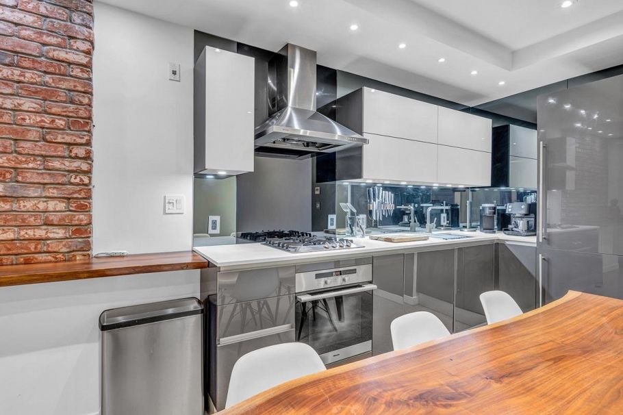 305 12 Water Street Vancouver, BC - 6