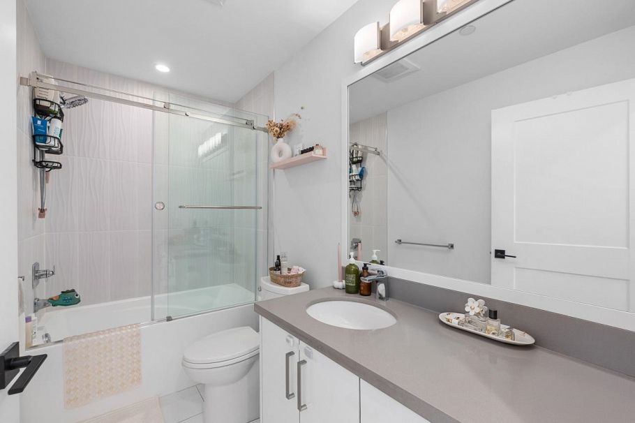 2252 Grant Street Vancouver, BC - 10