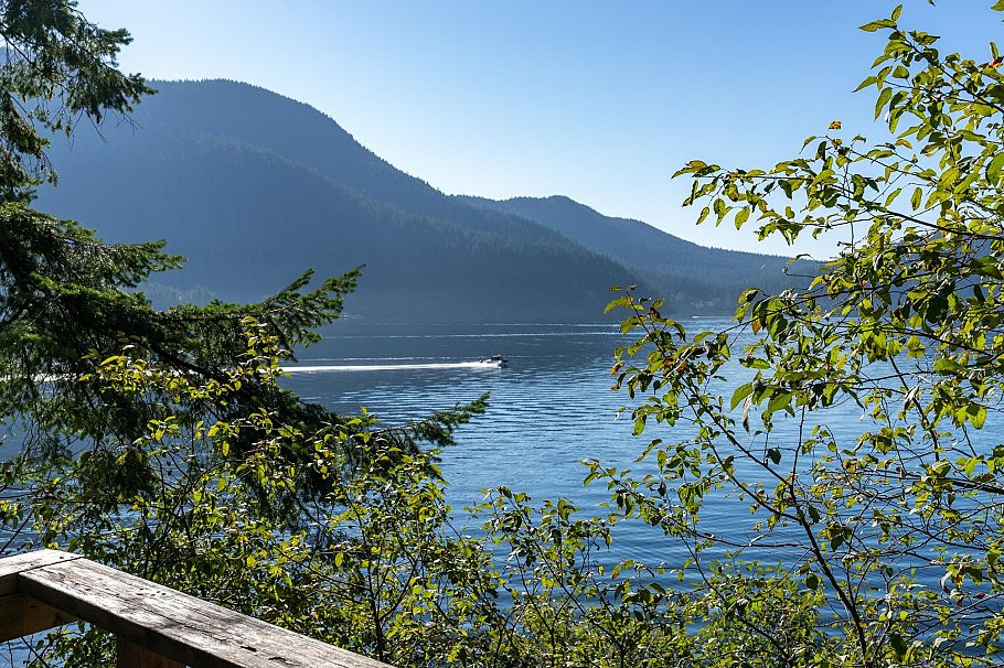 316 Sasamat Lane North Vancouver, BC - 9