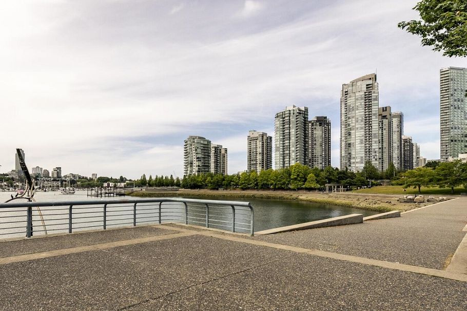 802 1199 Marinaside Crescent Vancouver, BC - 25