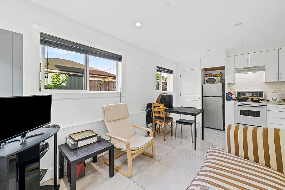 1060 E 61st Avenue Vancouver, BC - 33