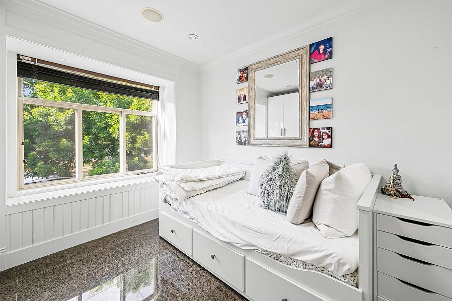 1060 E 61st Avenue Vancouver, BC - 19