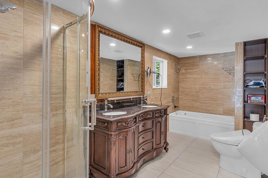 4515 Stonehaven Avenue North Vancouver, BC - 20