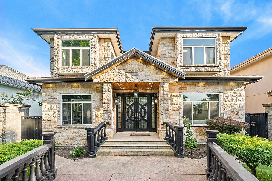 1060 E 61st Avenue Vancouver, BC - 1