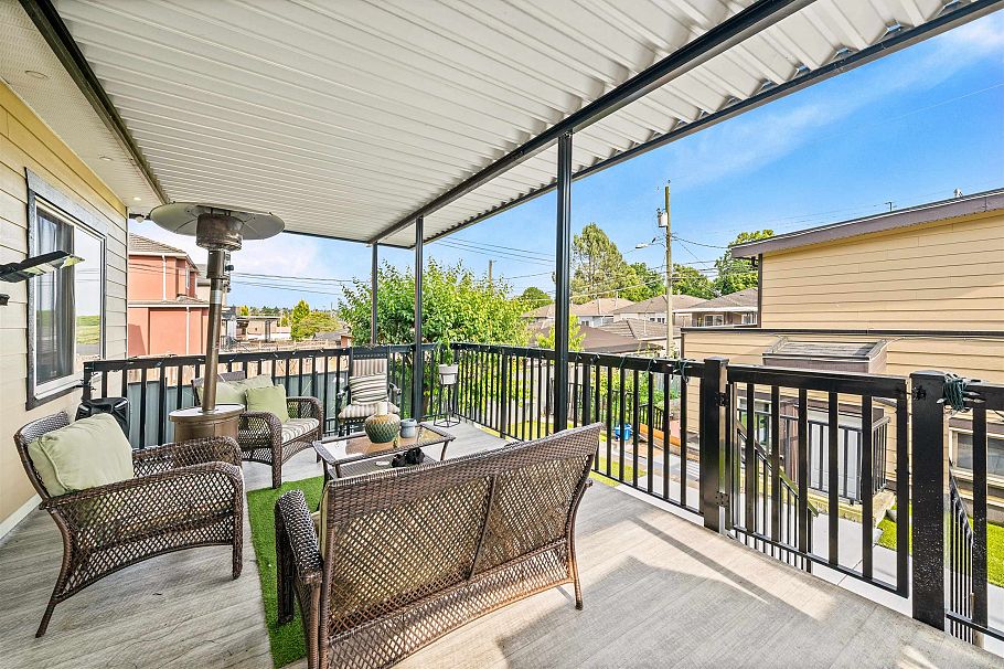 1060 E 61st Avenue Vancouver, BC - 26