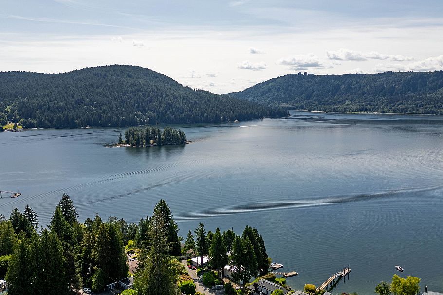 4515 Stonehaven Avenue North Vancouver, BC - 14