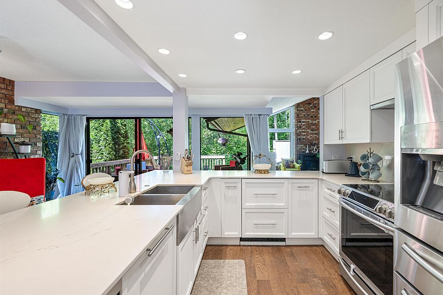 2873 Capilano Road North Vancouver, BC - 11