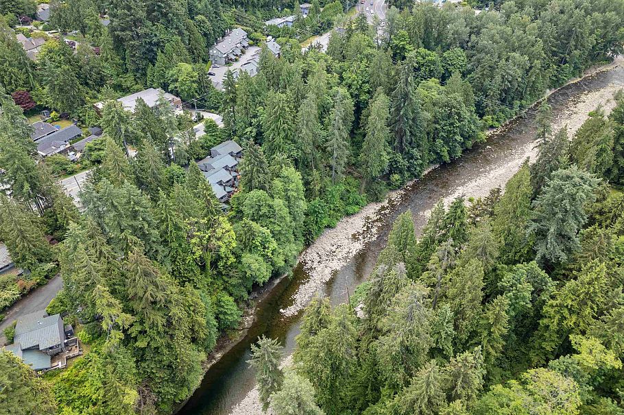 2873 Capilano Road North Vancouver, BC - 31