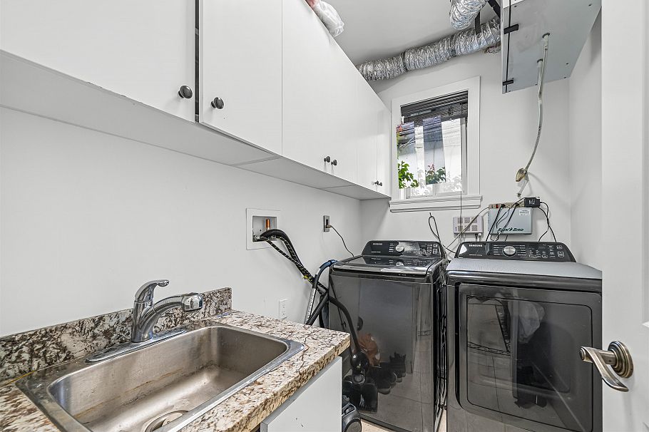 1060 E 61st Avenue Vancouver, BC - 14