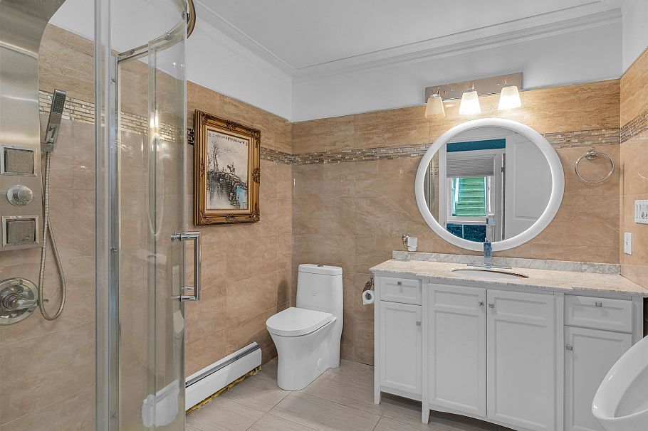 4515 Stonehaven Avenue North Vancouver, BC - 23