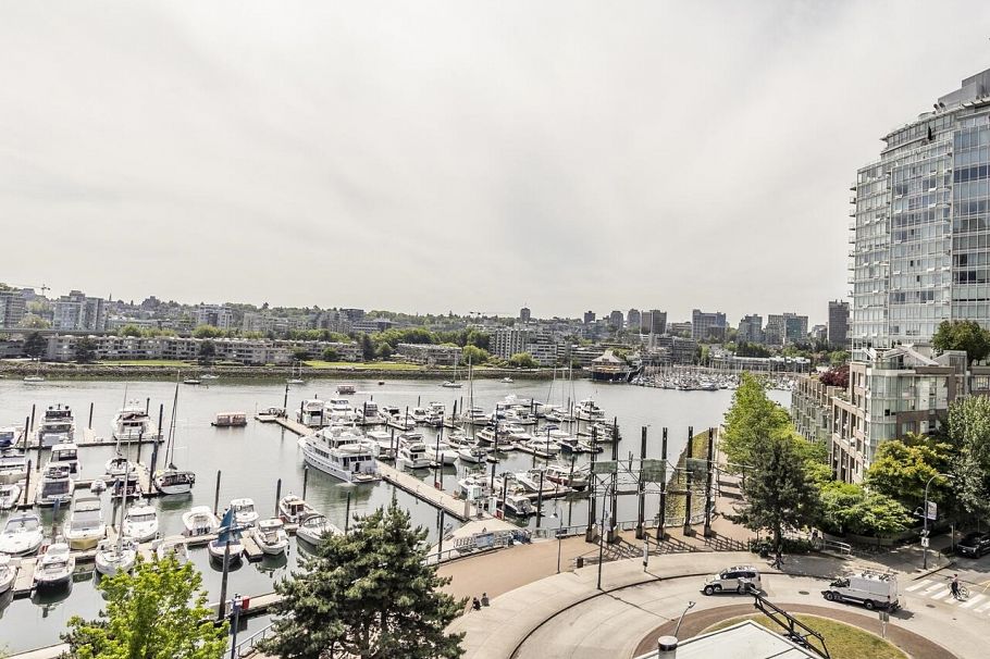802 1199 Marinaside Crescent Vancouver, BC - 21