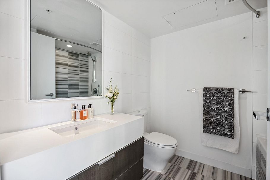 502 110 Switchmen Street Vancouver, BC - 11