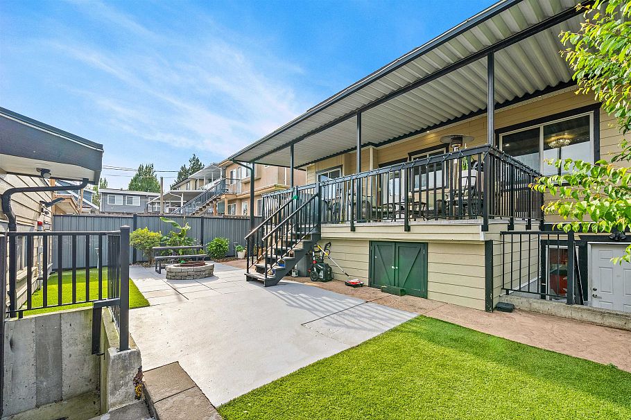 1060 E 61st Avenue Vancouver, BC - 35