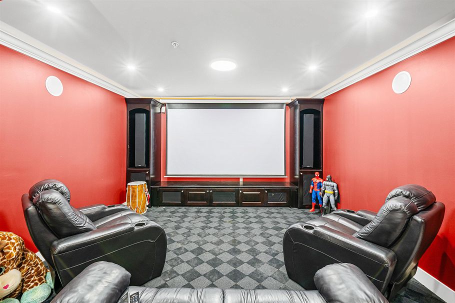 1060 E 61st Avenue Vancouver, BC - 25