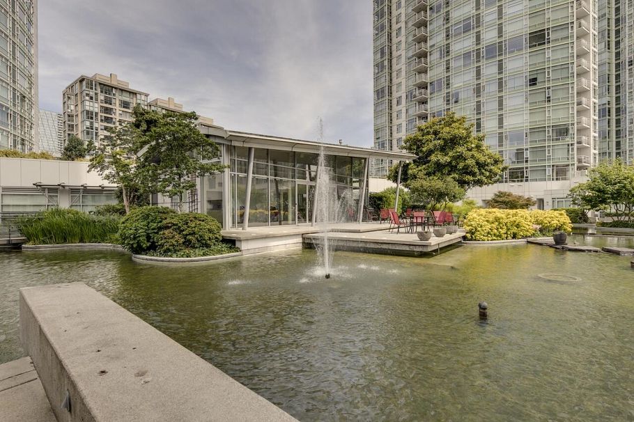 802 1199 Marinaside Crescent Vancouver, BC - 31