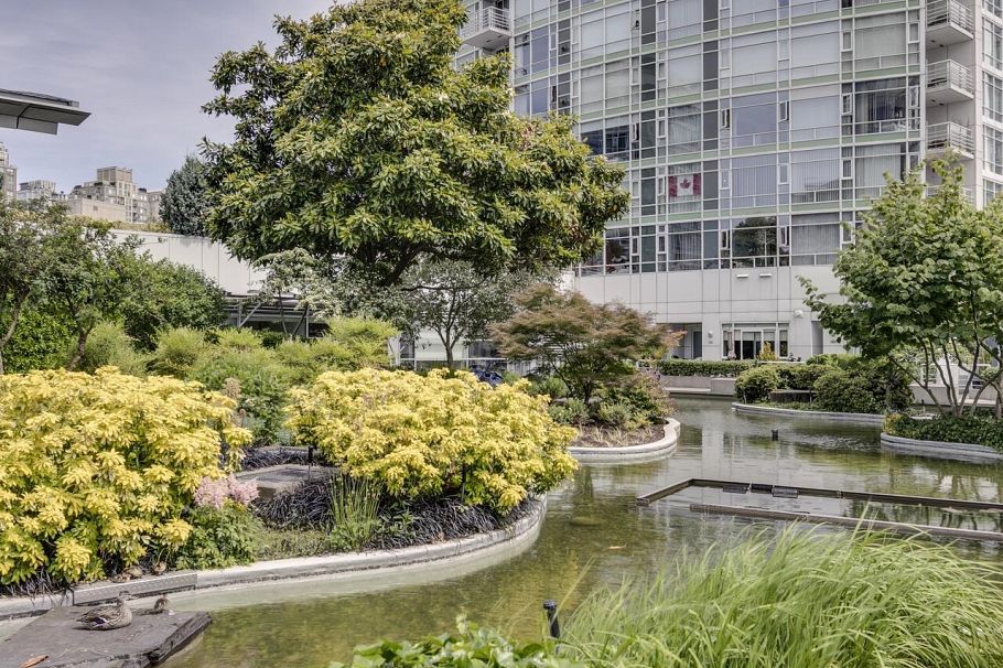 802 1199 Marinaside Crescent Vancouver, BC - 32