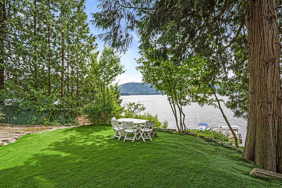 4515 Stonehaven Avenue North Vancouver, BC - 3