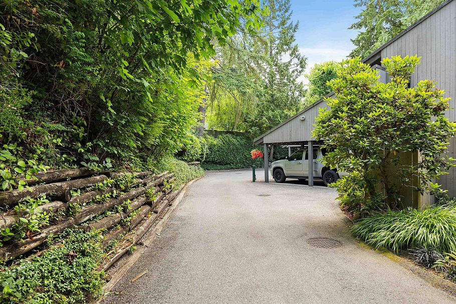 2873 Capilano Road North Vancouver, BC - 32