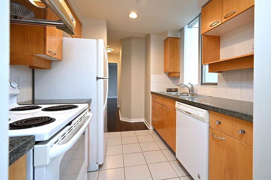 2002 1201 Marinaside Crescent Vancouver, BC - 6