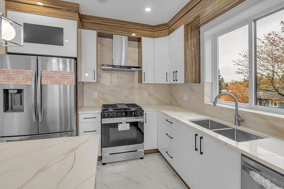 4325 Kamloops Street Vancouver, BC - 9