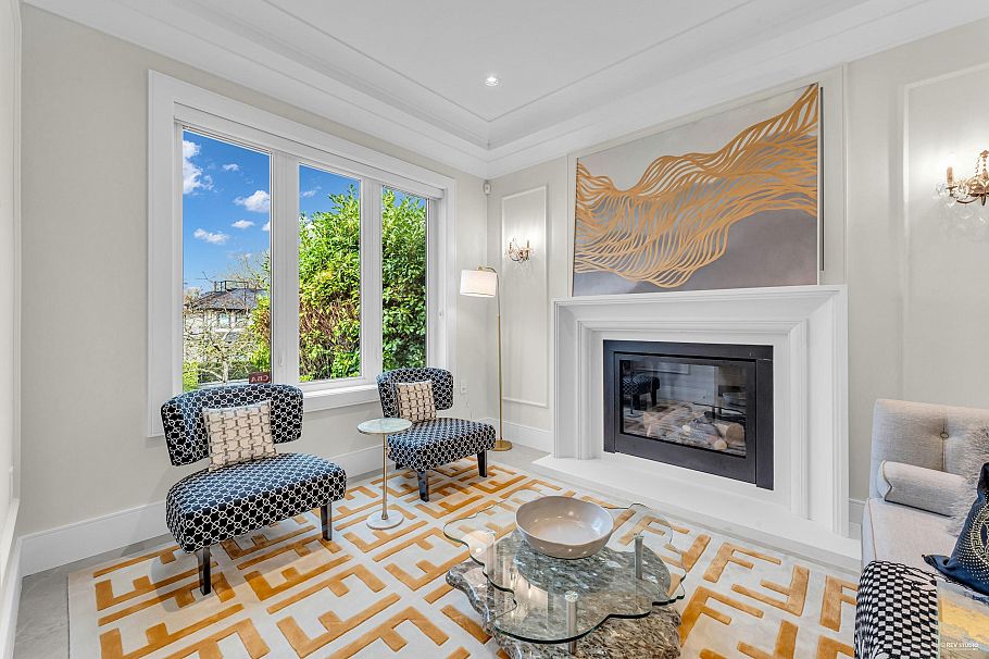 4112 W 11th Avenue Vancouver, BC - 4