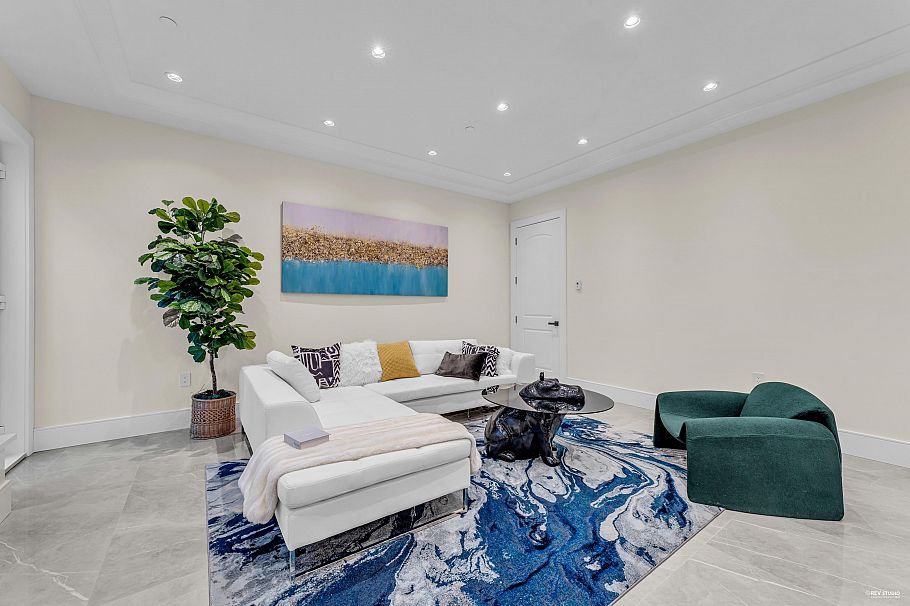 4112 W 11th Avenue Vancouver, BC - 20