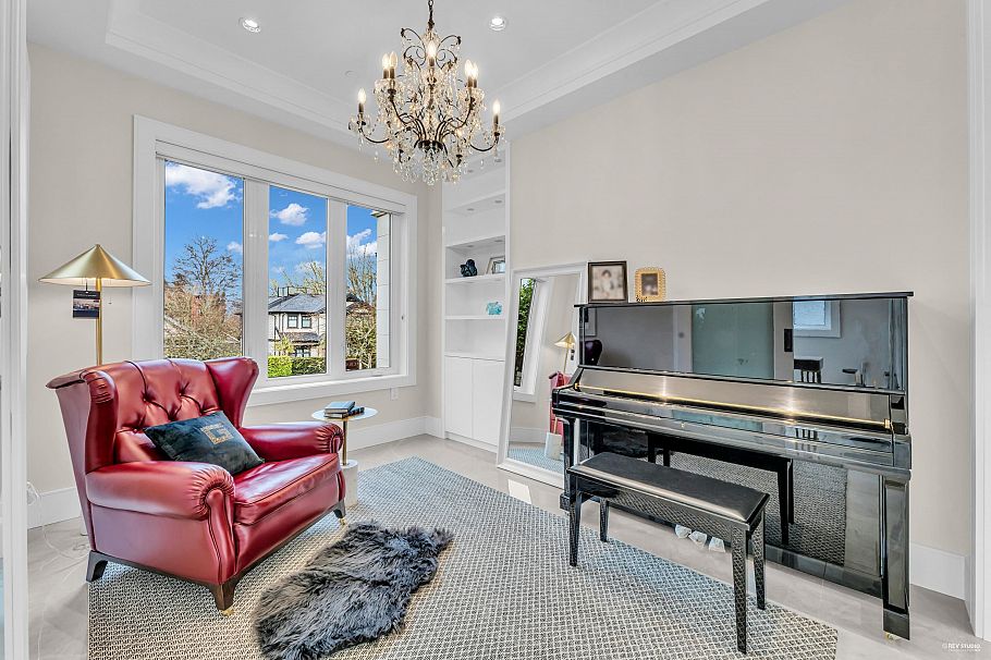 4112 W 11th Avenue Vancouver, BC - 6