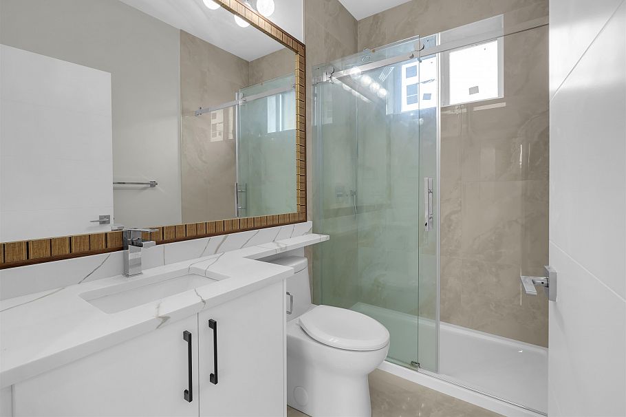 4325 Kamloops Street Vancouver, BC - 12