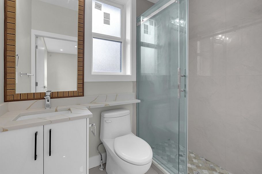 4325 Kamloops Street Vancouver, BC - 15